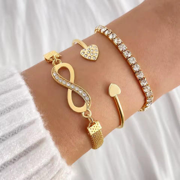 Set de 3 Pulseras Ajustables con Infinito y Corazones